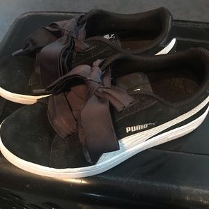 Girls Puma sneakers